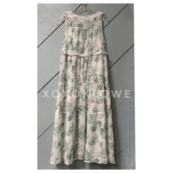 POL Sage & White Sleeveless Tiered Button Front Midi Dress - Picture 7 of 16